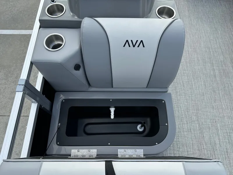 Slide: The Image of Avalon Venture 85 Quad Fish - 21' 2026 - 15