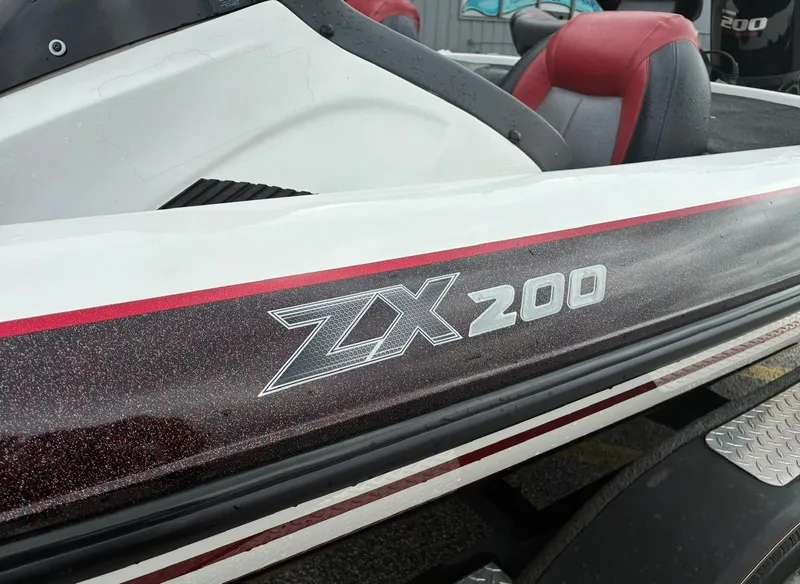 Slide: The Image of Skeeter ZX200 2013 - 5