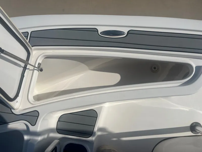 Slide: The Image of Tidewater 2110 Bay Max 2021 - 17