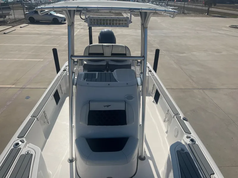 Slide: The Image of Tidewater 2110 Bay Max 2021 - 18