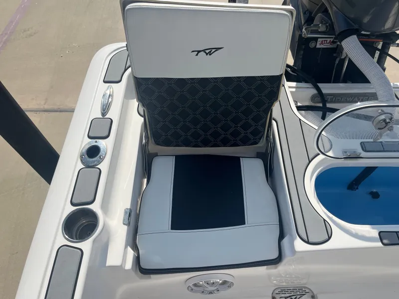 Slide: The Image of Tidewater 2110 Bay Max 2021 - 23