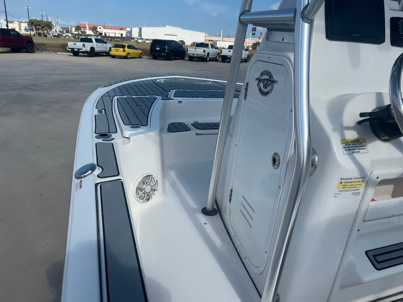 Slide: The Image of Tidewater 2110 Bay Max 2021 - 31