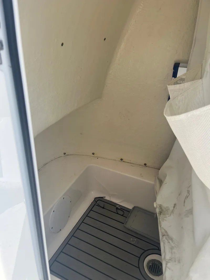 Slide: The Image of Tidewater 2110 Bay Max 2021 - 33