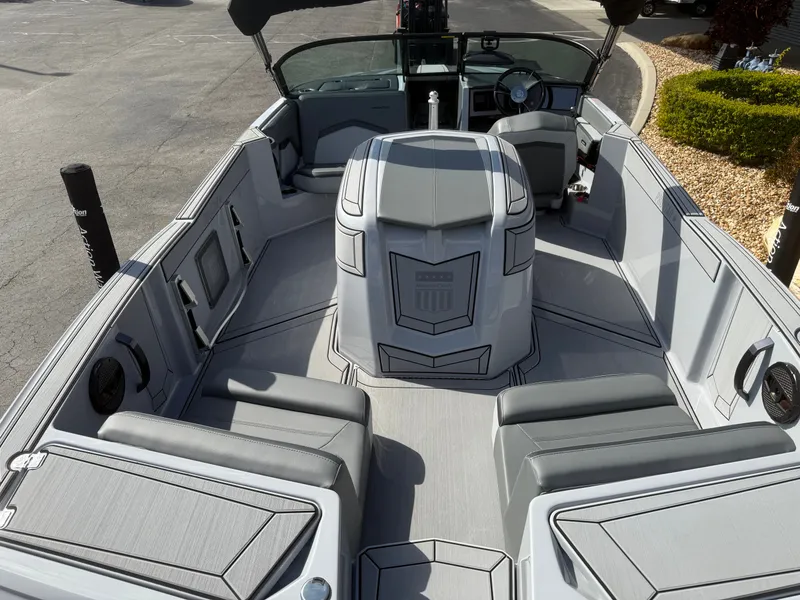 Slide: The Image of MasterCraft ProStar 2025 - 11