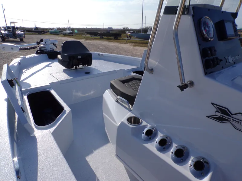 Slide: The Image of Xpress H20B Bay 2026 - 17