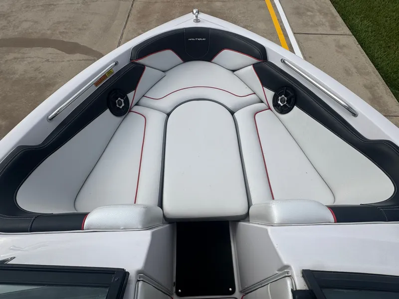 Slide: The Image of Air Nautique AIR NAUTIQUE 230 2012 - 11