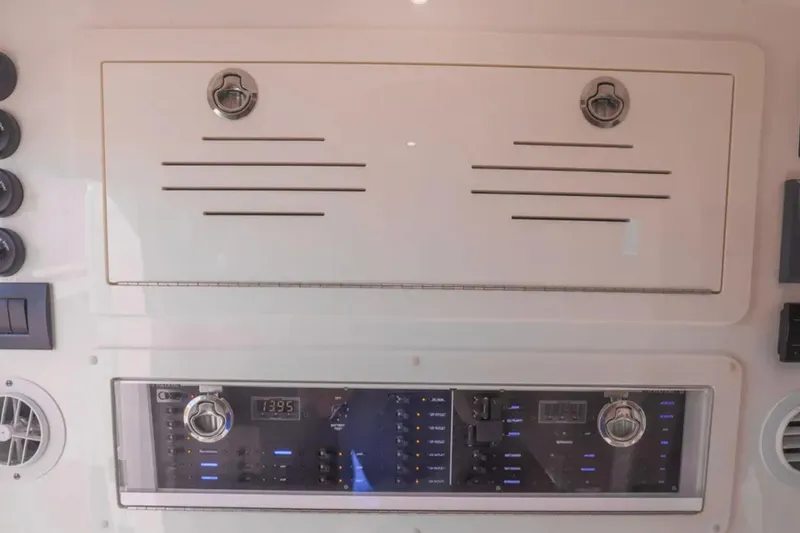 Slide: The Image of LED light fixture on 2026 Blackwater 41 Performance Fish boat against blue sky. - 33