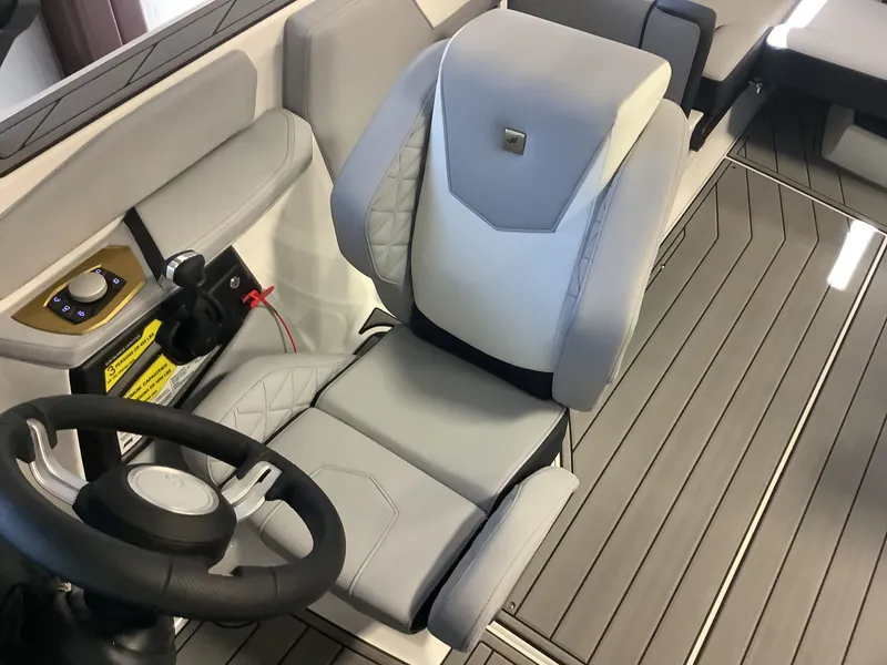 Slide: The Image of Nautique Super Air Nautique GS22 2025 - 13