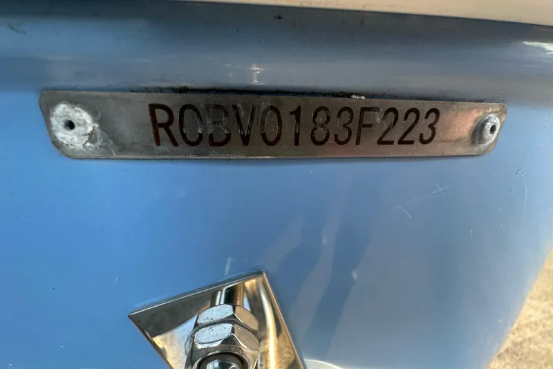 Slide: The Image of 2023 Robalo R222 Center Console boat identification plate. - 73