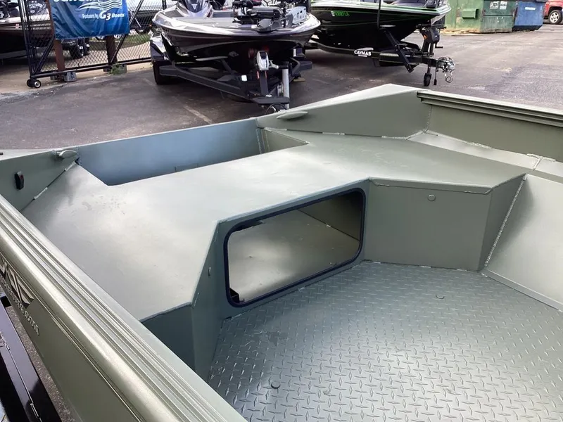 Slide: The Image of Edge Boats 553-SPORTSMAN 2026 - 12