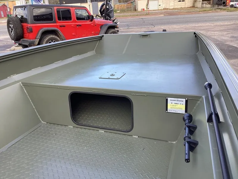 Slide: The Image of Edge Boats Sportsman 550 2026 - 11