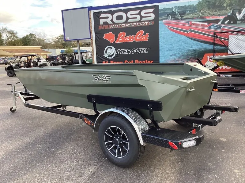 Slide: The Image of Edge Boats Sportsman 550 2026 - 25
