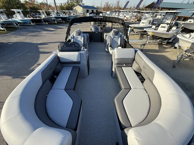 Slide: The Image of Veranda Vista View Series X22RC TRITOON 2026 - 7