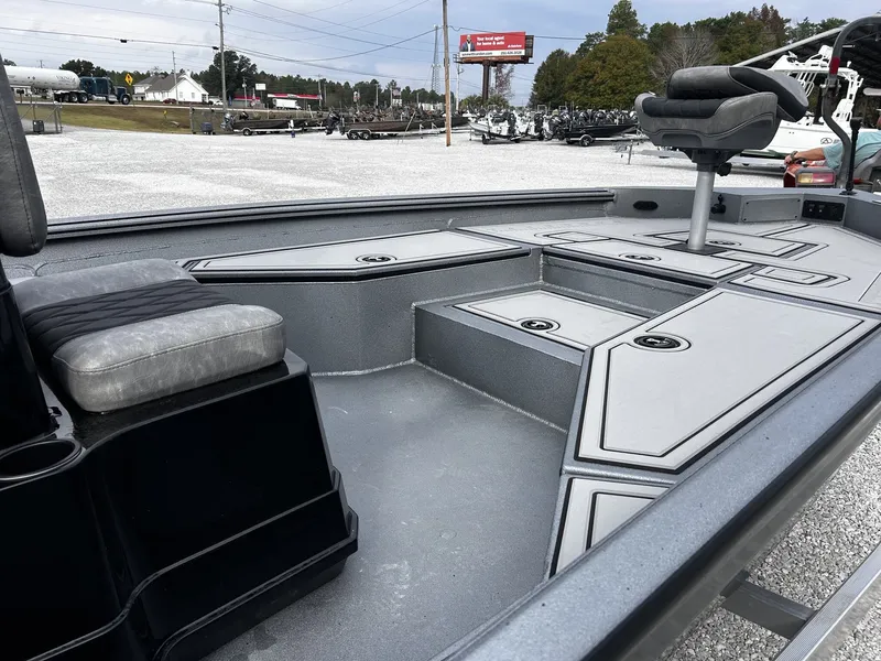 Slide: The Image of Excel 220 Bay Pro Elite 2026 - 8