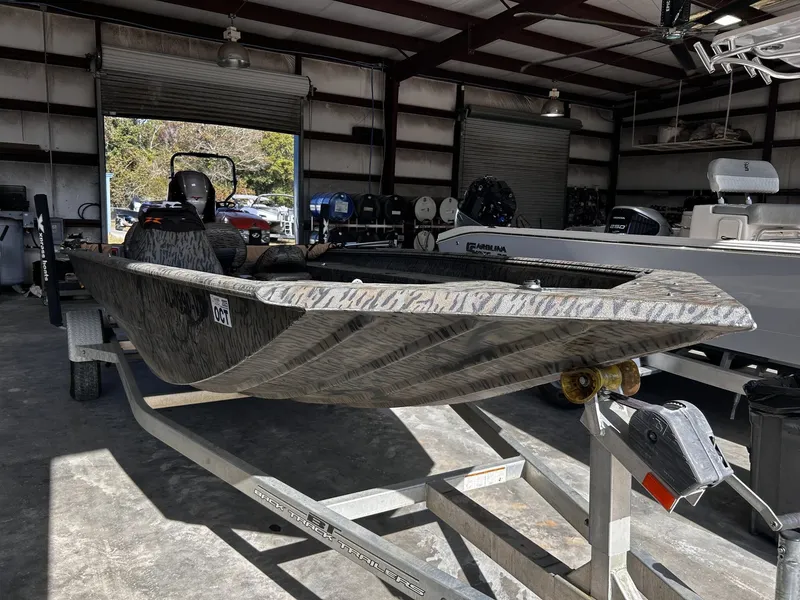 Slide: The Image of Xpress Xplorer Bass Series XP200 2020 - 3