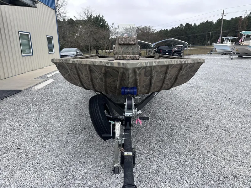 Slide: The Image of Lowe Roughneck 2070CC 2026 - 5