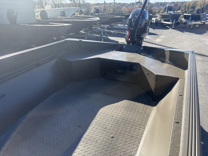 Slide: The Image of Edge Duck Boats Sportsman Series 656DB MID DECK 2026 - 11