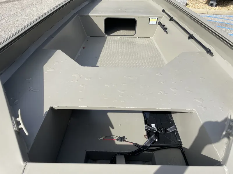 Slide: The Image of Edge Duck Boats Sportsman Series 550DB MID DECK 2026 - 4