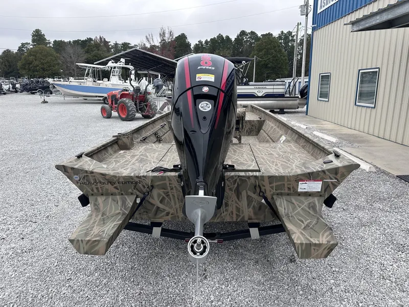 Slide: The Image of Lowe Roughneck 2070CC 2026 - 6