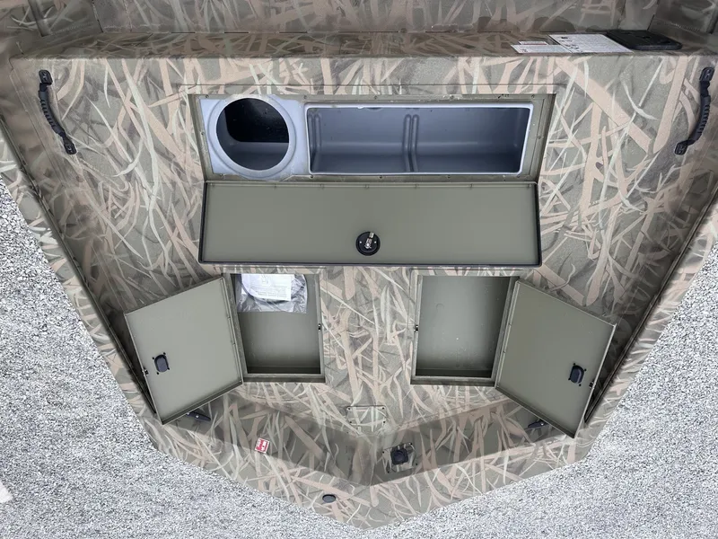 Slide: The Image of Lowe Roughneck 2070CC 2026 - 9