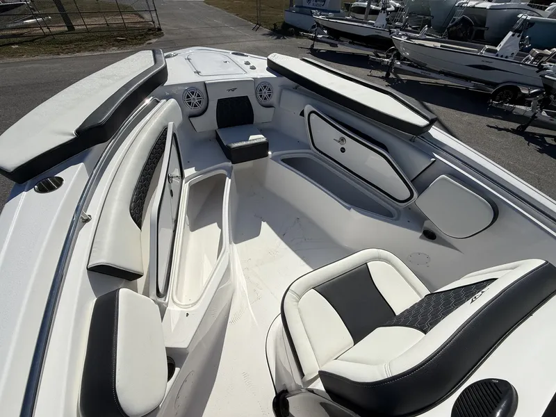 Slide: The Image of Tidewater 232 CC Adventure 2026 - 3