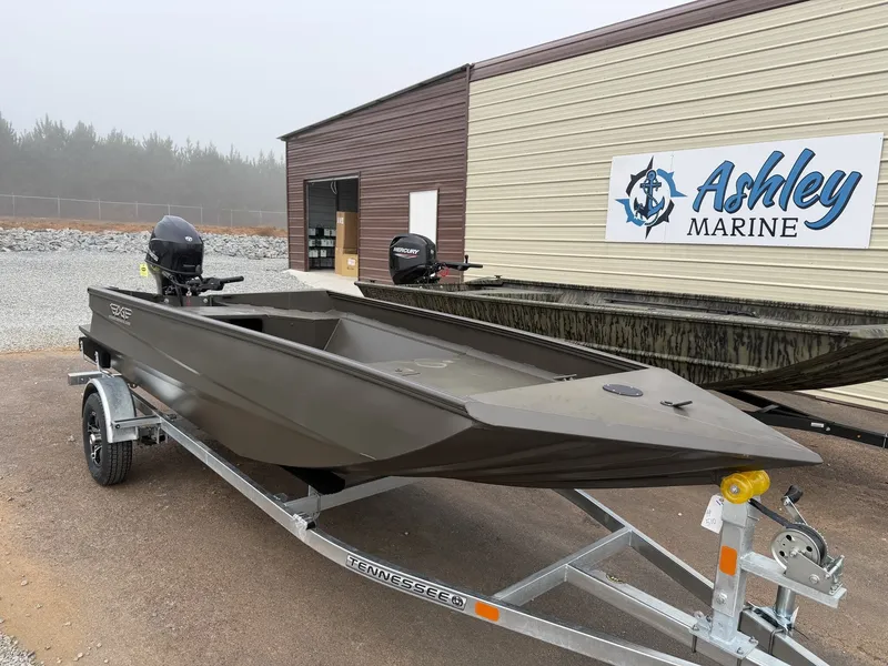 Slide: The Image of Edge Duck Boats Sportsman Series 656DB MID DECK 2026 - 2