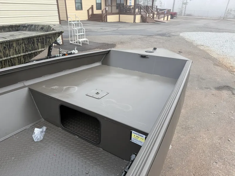 Slide: The Image of Edge Duck Boats Sportsman Series 656DB MID DECK 2026 - 5