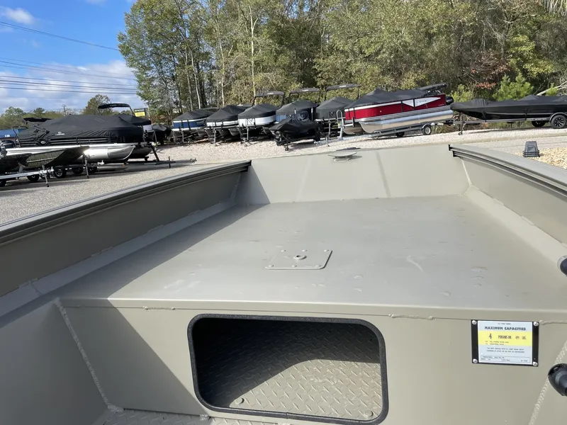 Slide: The Image of Edge Duck Boats Sportsman Series 550DB MID DECK 2026 - 3