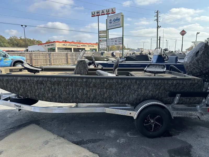 Slide: The Image of Thor Lake Hammer 1900 SC 140HP 2026 - 5