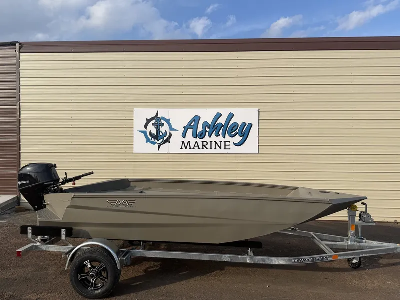 Slide: The Image of Edge Duck Boats Sportsman Series 553DB MID DECK 2026 - 2