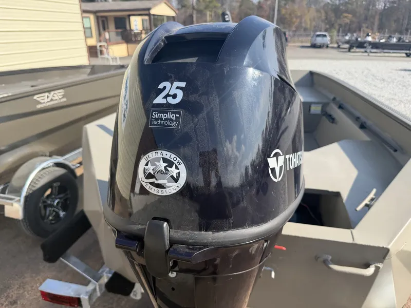 Slide: The Image of Edge Boats Sportsman Series 550DB MID DECK 2026 - 5