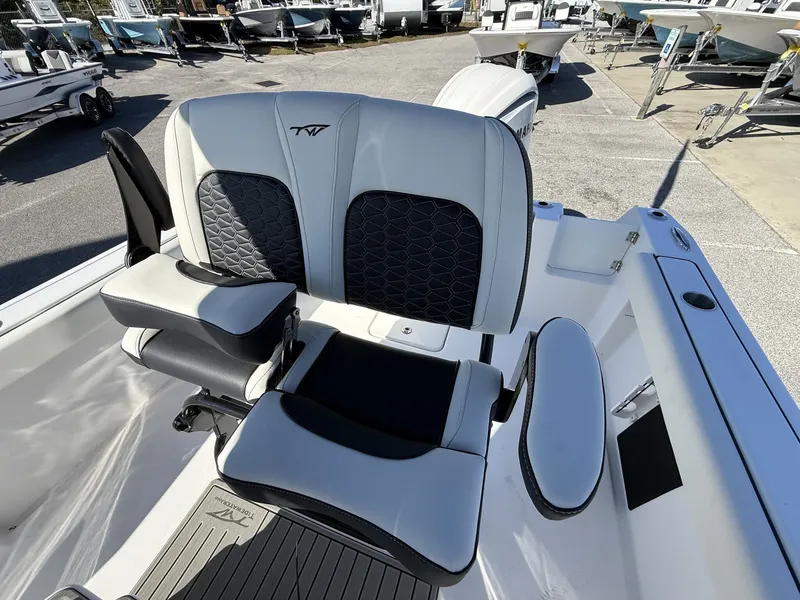 Slide: The Image of Tidewater 232 CC Adventure 2026 - 12