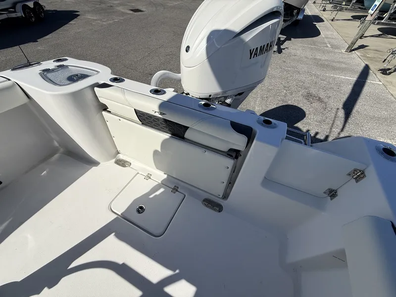 Slide: The Image of Tidewater 232 CC Adventure 2026 - 15