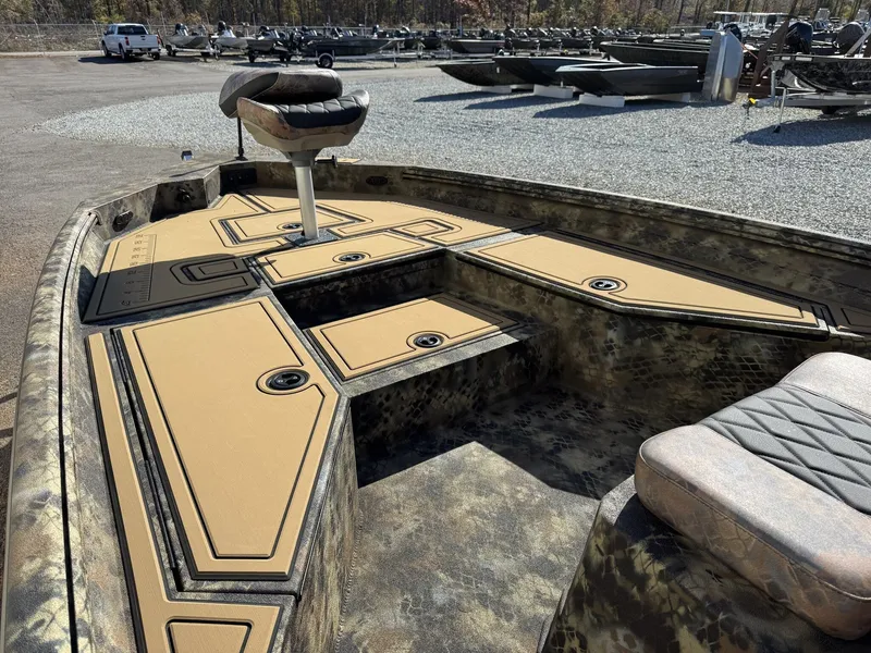 Slide: The Image of Excel 220 Bay Pro Elite 2026 - 7