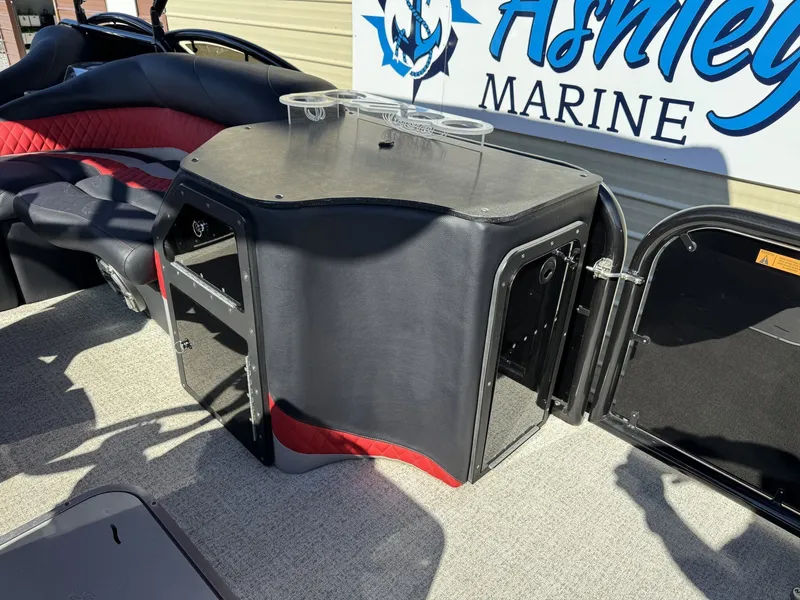 Slide: The Image of Aloha PARADISE 260 ARCH SPORT TOWER-300HP 2026 - 10