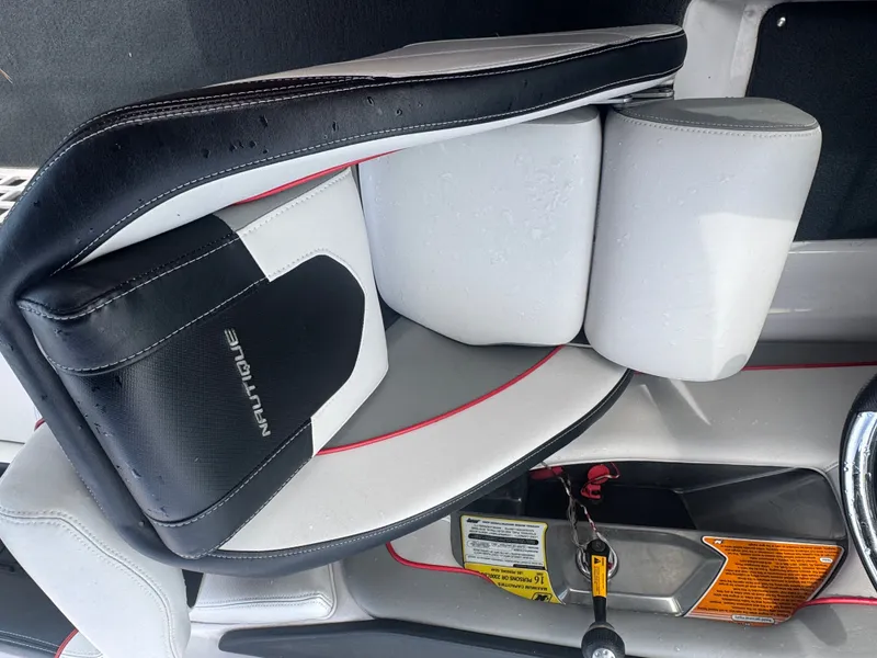 Slide: The Image of Air Nautique SUPER AIR NAUTIQUE 230 2012 - 18