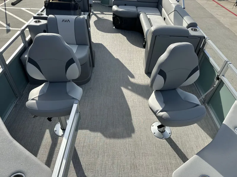 Slide: The Image of Avalon Venture 85 Rear Fish - 21' 2026 - 13