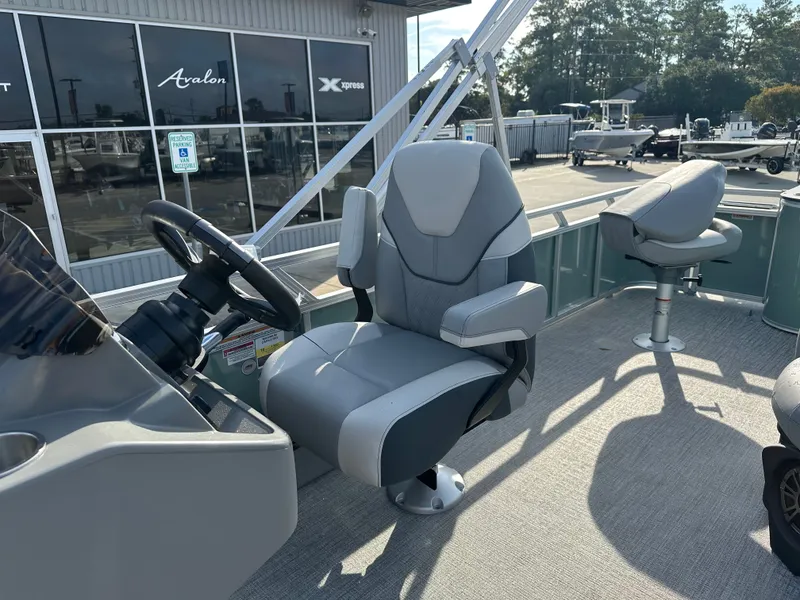 Slide: The Image of Avalon Venture 85 Rear Fish - 21' 2026 - 26