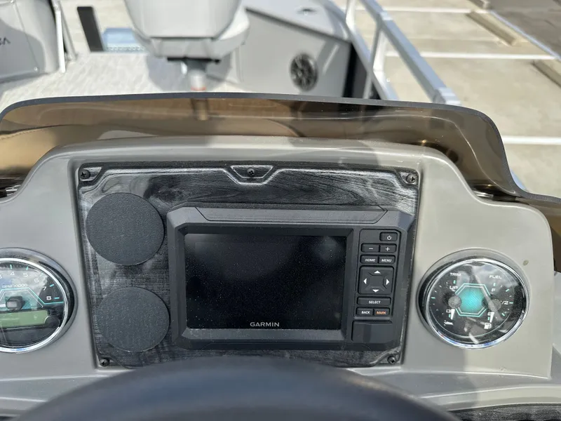 Slide: The Image of Avalon Venture 85 Quad Fish - 21' 2026 - 26