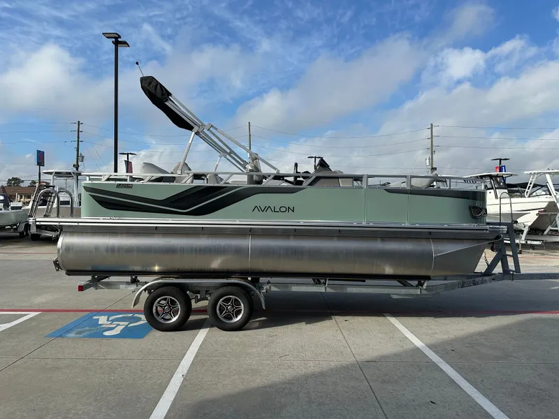 Slide: The Image of Avalon Venture 85 Rear Fish - 21' 2026 - 7