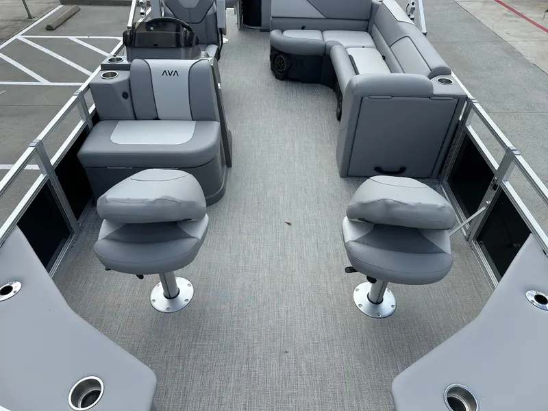 Slide: The Image of Avalon Venture 85 Quad Fish - 21' 2026 - 11