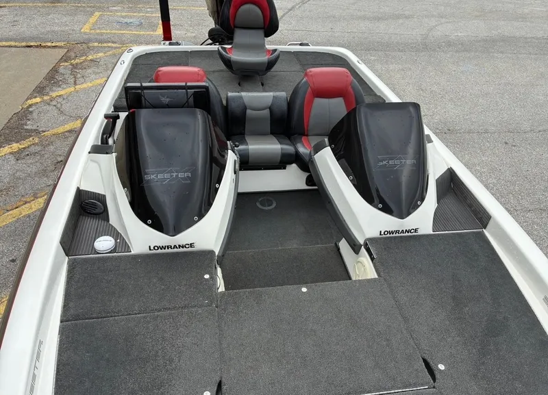 Slide: The Image of Skeeter ZX200 2013 - 11