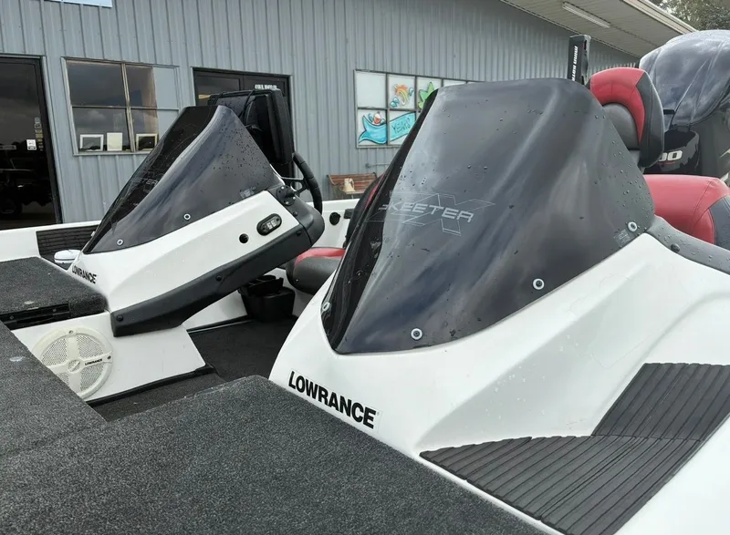 Slide: The Image of Skeeter ZX200 2013 - 26