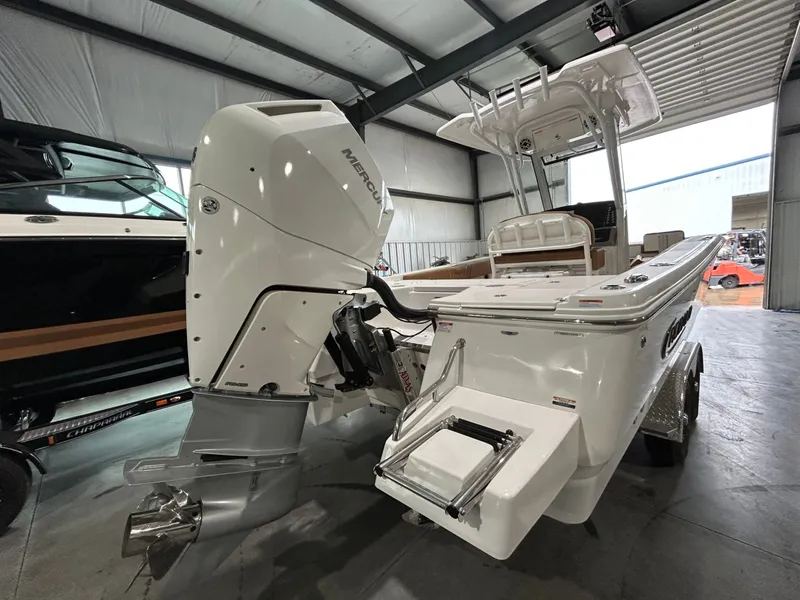Slide: The Image of Robalo 266 Cayman 2026 - 4
