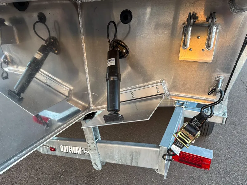 Slide: The Image of North River 3200 EXL Endurance 2026 - 27