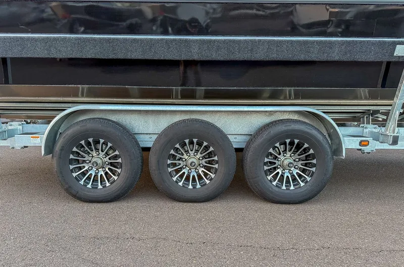 Slide: The Image of North River 3200 EXL Endurance 2026 - 28