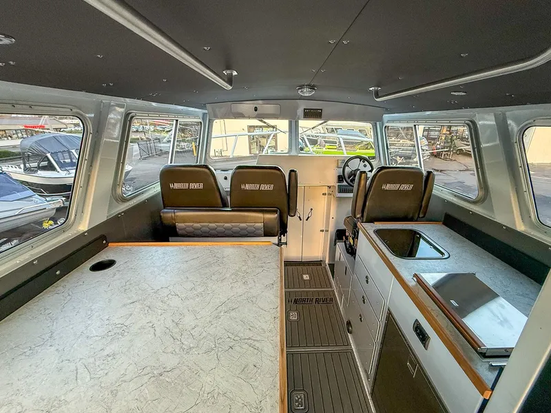 Slide: The Image of North River 3200 EXL Endurance 2026 - 8