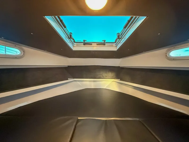 Slide: The Image of North River 3200 EXL Endurance 2026 - 9