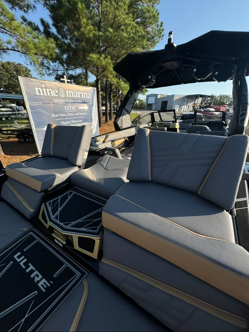 Slide: The Image of Tigé Ultré 25ZX 2026 - 11