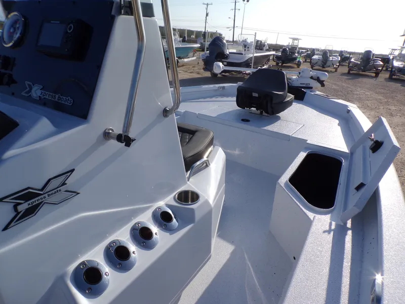 Slide: The Image of Xpress H20B Bay 2026 - 18